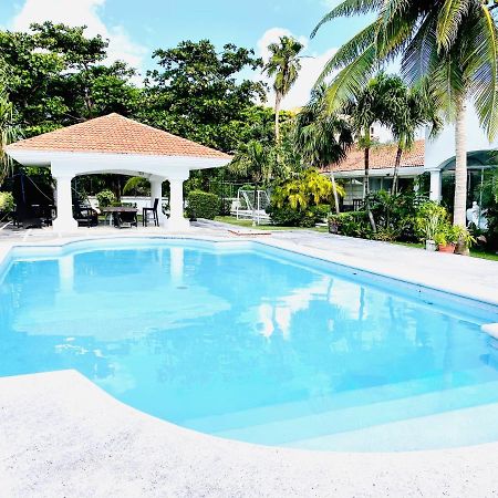 Casa Blanca ZH Kukulkán Mall Cancún Esterno foto